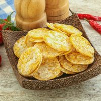 Crackers de arroz: crujientes y riquísimas, la receta práctica y fácil ideal para las picadas