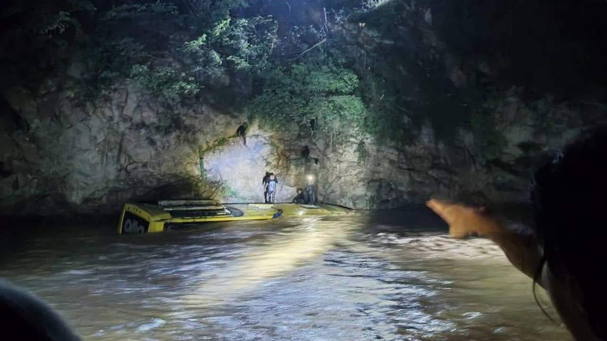 Autobús accidentado de la Línea Oro