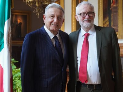 AMLO se reúne con Jeremy Corbyn: "es honesto y una esperanza para el pueblo del Reino Unido"