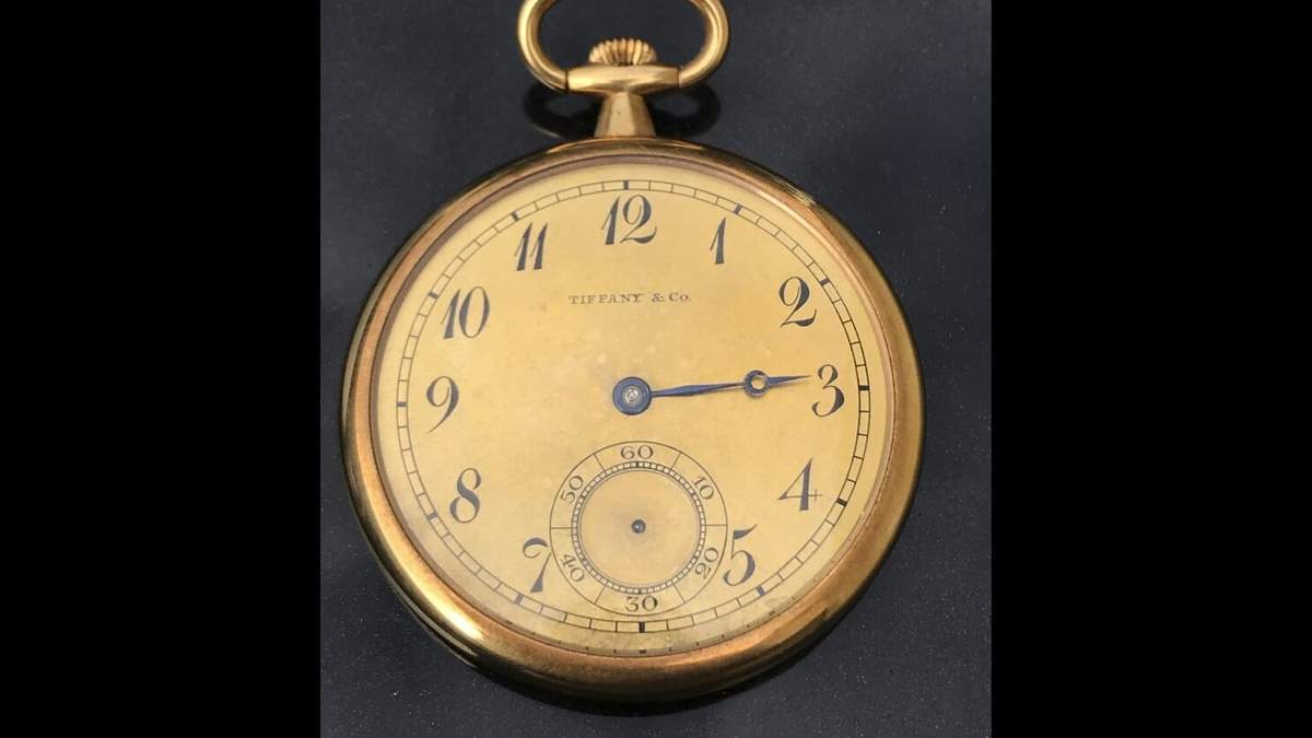 Foto sin fecha entregada por Henry Aldridge and Son, muestra el reloj de bolsillo que fue obsequiado a Arthur Rostron, capitán del RMS Carpathia, el barco que rescató a 700 sobrevivientes del Titanic