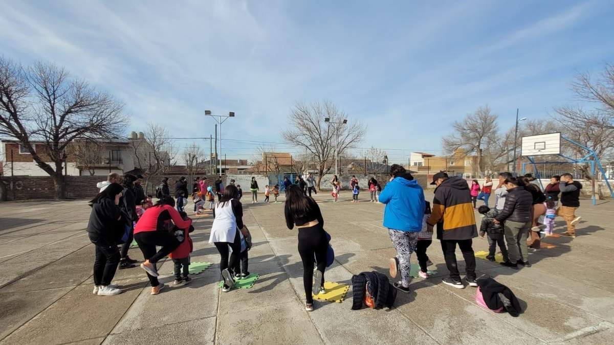 El patio del jardín de la Escuela 140. Fuente: (Neuquén Informa)