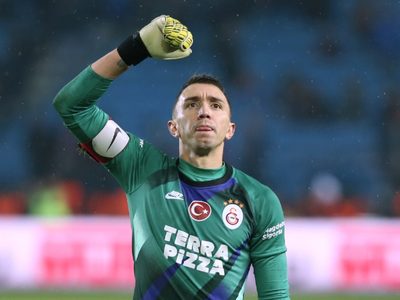 Fernando Muslera y las posibilidades de su llegada a Boca