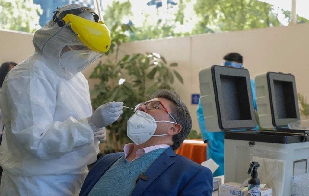 Ricardo Monreal se sometió a una prueba covid-19. Foto: Especial