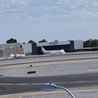 Así chocó el jet del cantante de Mötley Crüe con otra aeronave en su aterrizaje; un muerto (Video)