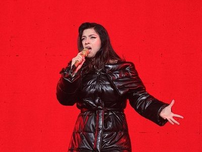 Mon Laferte comparte su maternidad con 10 mil fans en el Auditorio Nacional