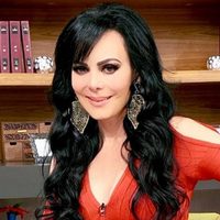 ¡SEÑORA! Maribel Guardia se baña en oro para esta foto y... ¡Te inspira!