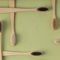 Mirá cómo podés transformar esos cepillos viejos de bambú en el objeto de decoración más bonito