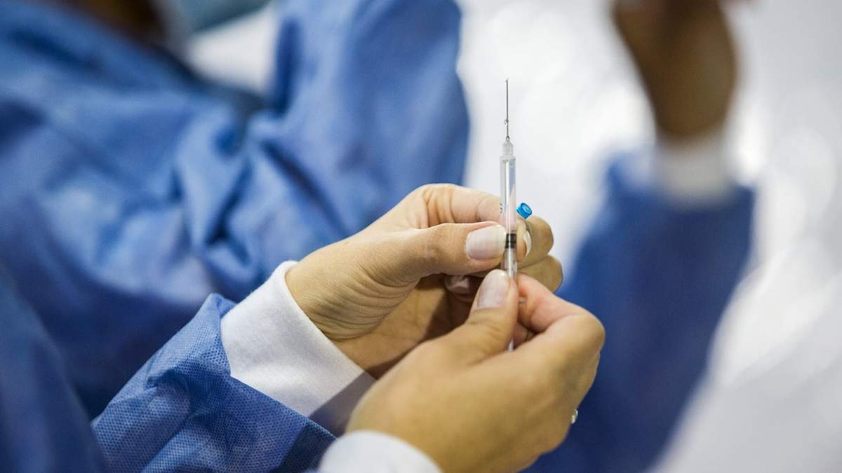 Vacunación contra el coronavirus. Fuente: (Twitter)