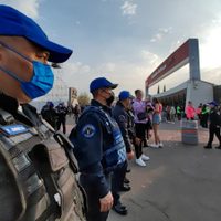 Detienen a 14 revendedores con boletos falsos para el concierto de Bad Bunny