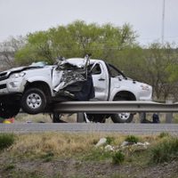 Tragedia en Villa Regina: dos personas fallecidas en un vuelco