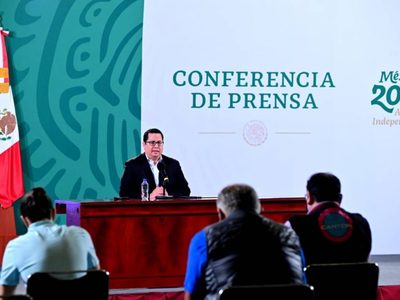 Ssa insiste: no se debe tomar foto a la credencial de elector de quienes se vacunan