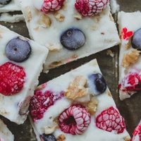 Lajas de yogurt y frutos: una receta fresca, deliciosa y perfecta para comer ese snack sin culpas