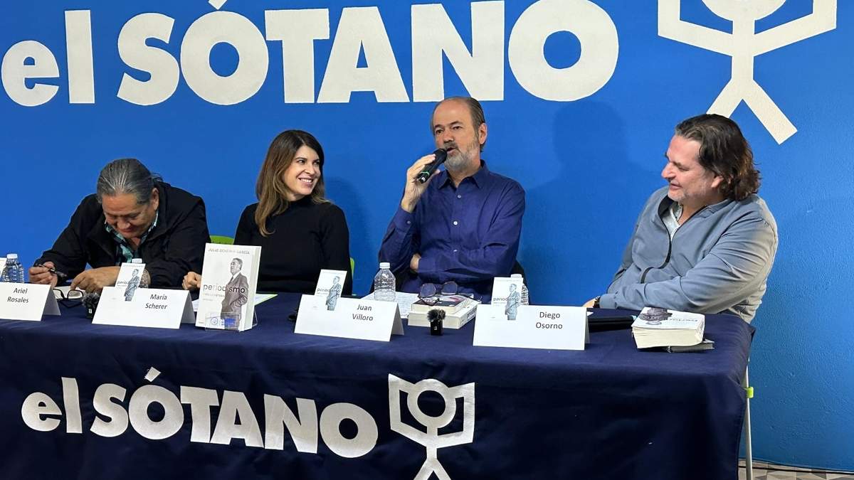 Ariel Rosales, María Scherer, Juan Villoro y Diego Osorno en la presentación del libro