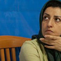 Premio Nobel de la Paz iraní Narges Mohamadi inicia una huelga de hambre en prisión