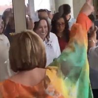 “¡Fuera, fuera!”: Abuchean a Rocío Nahle en un café tradicional de Veracruz (Video)