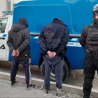 La policía demoró a dos sujetos que intentaron robar en una vivienda en Zapala