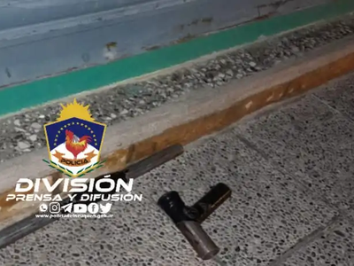 Tres sujetos demorados, un arma secuestrada y una puerta recuperada en Cutral Co
