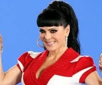 ¡A los 60 años! Maribel Guardia encendida luce un conjunto de baño sin sostén ¿Cómo hace?