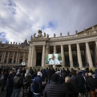 El papa Francisco pide alto al fuego en todos los frentes en su oración antes de Navidad