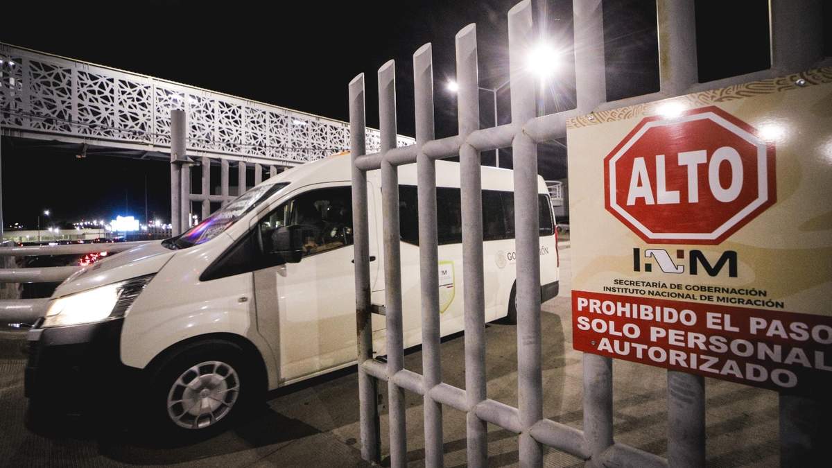 Migrantes venezolanos deportados desde Tijuana llegaron al Instituto Nacional de Migración