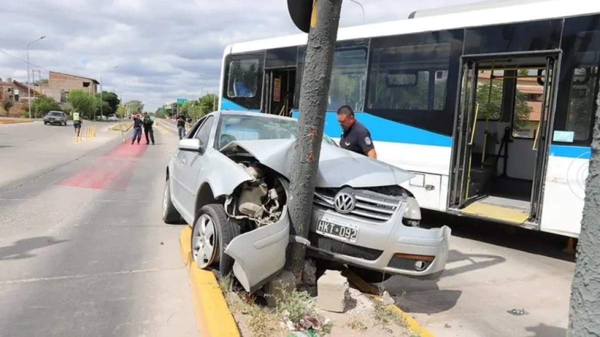 Choque en el metrobus. Fuente: (Alerta Digital)