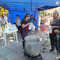 Libres del Sur instaló “un gran comedor popular” frente a Casa de Gobierno