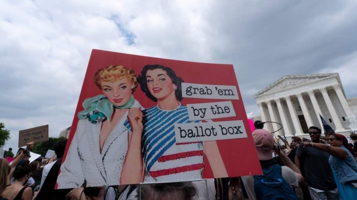 Activistas por el derecho al aborto se reúnen frente a la Corte Suprema de Estados Unidos en Washington