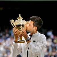 Novak Djokovic se impone a Federer en final más larga de Wimbledon