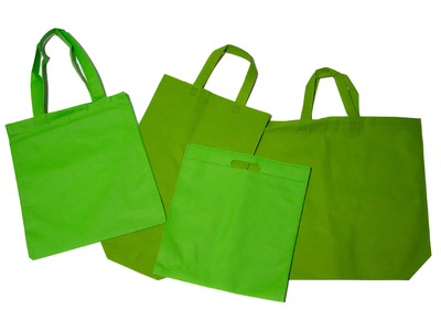 Así de fácil podés guardar tus bolsas de mercado y ahorrar espacio al máximo en tu cocina