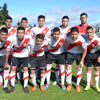 Le pesó el apellido: es hijo de una leyenda, asomaba como crack en River, pero terminó retirándose