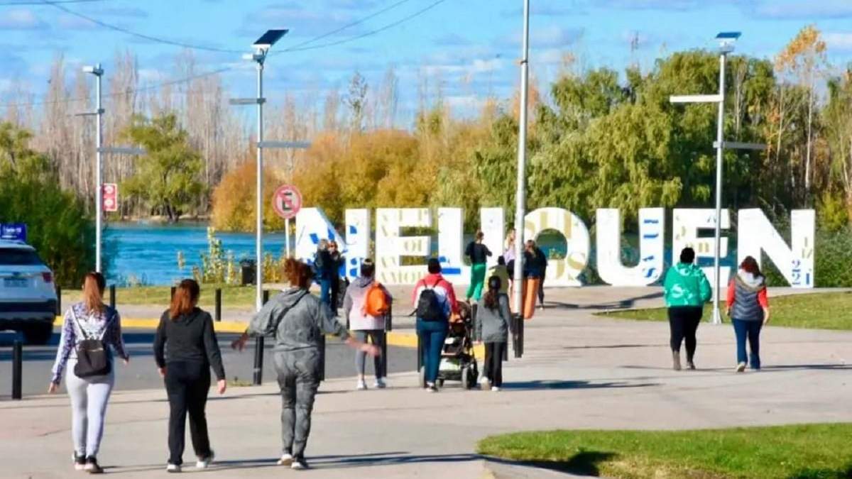 Desde la presentación de los créditos se entregaron unos 800 millones de pesos a 82 prestadores turísticos. Fuente: (Facebook)