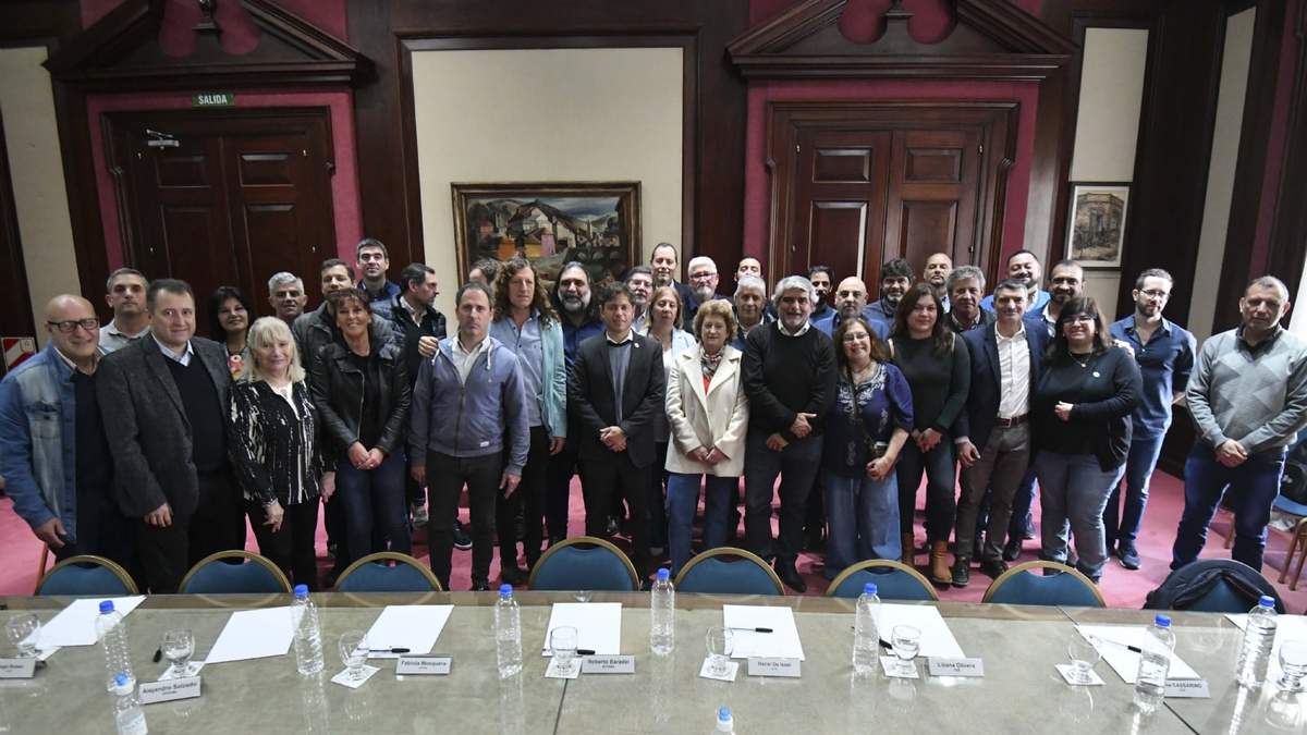 El Gobierno bonaerense mantiene el diálogo con los estatales. Fuente: (X)