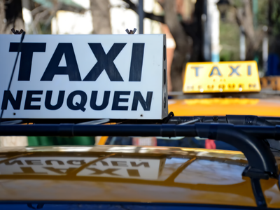 La crisis económica golpea fuerte la actividad de los taxistas en Neuquén