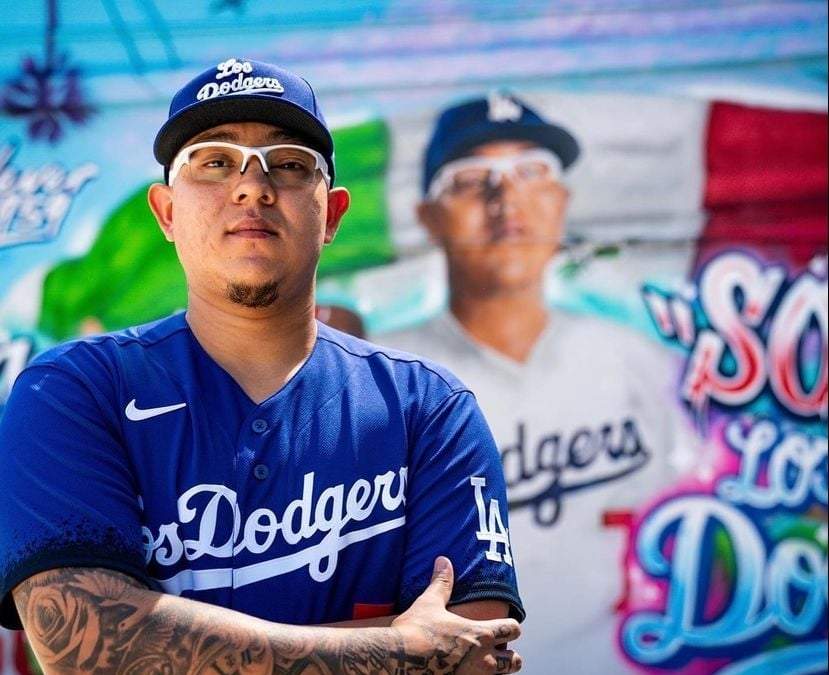 El lanzador mexicano Julio Urías