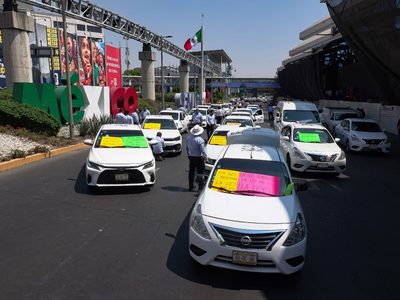 Uber y Didi fuera del aeropuerto: tregua federal con taxistas para evitar bloqueos ante el Mundial