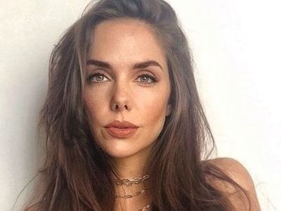 Julieta Nair Calvo muestra su faceta más seria e irresistible. ¡Diosa!