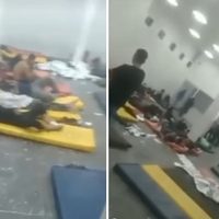 Video muestra el interior del centro de detención del INM supuestamente momentos antes del incendio