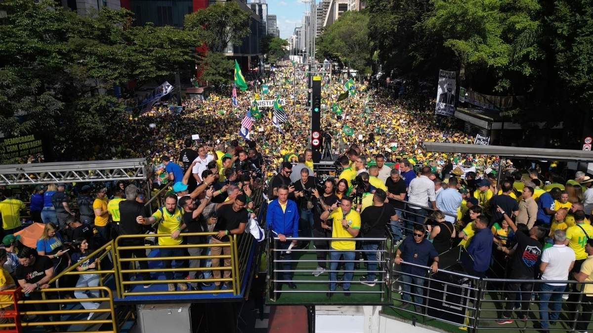 Bolsonaro reúne a sus partidarios en Sao Paulo para protestar contra su juicio ante la Corte Suprema