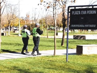Lo golpearon con un arma en la frente para robarle en Centenario