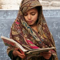Talibanes anuncian el regreso a clases de los niños, pero sin luces de la educación de las niñas