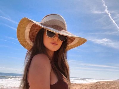 Lográ un maquillaje radiante y fresco para la playa o la pile con este paso a paso imperdible