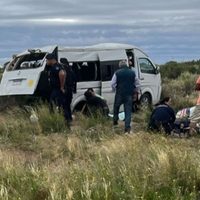 Tragedia en San Carlos: volcó una combi y murió una mujer de un contingente religioso