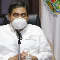 El gobierno de Barbosa en Puebla: un año de pleitos y dislates