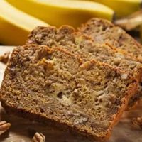 Receta de bizcochuelo casero con banana y canela: ideal para lucirte en la merienda con mate