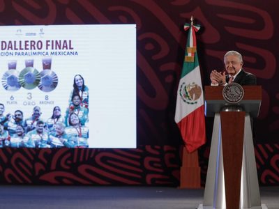 AMLO celebra labor de atletas mexicanos en juegos paralímpicos de París 2024