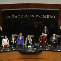 Senadores toman protesta a Laura Itzel Castillo como presidenta de la Mesa Directiva