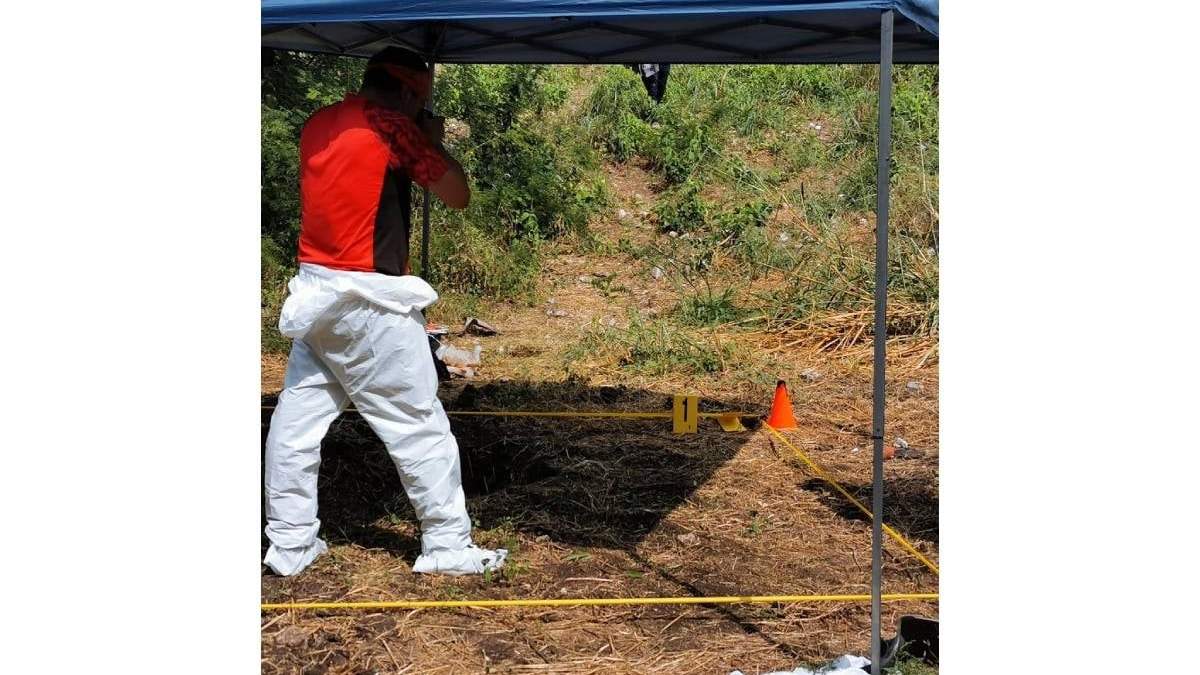 Fosas clandestinas en Tecomán