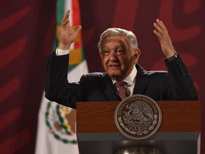 AMLO afirma que hay medios en los que “hasta parece requisito” hablar mal de él