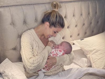 Virginia Gallardo enamoró a todos con dos magníficas postales de su hija Martina