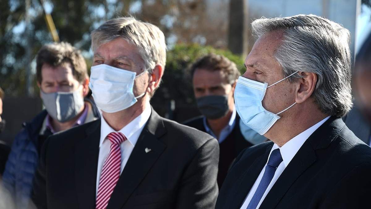 El presidente, Alberto Fernández, junto al gobernador pampeano, Sergio Ziliotto. Fuente: (Twitter)